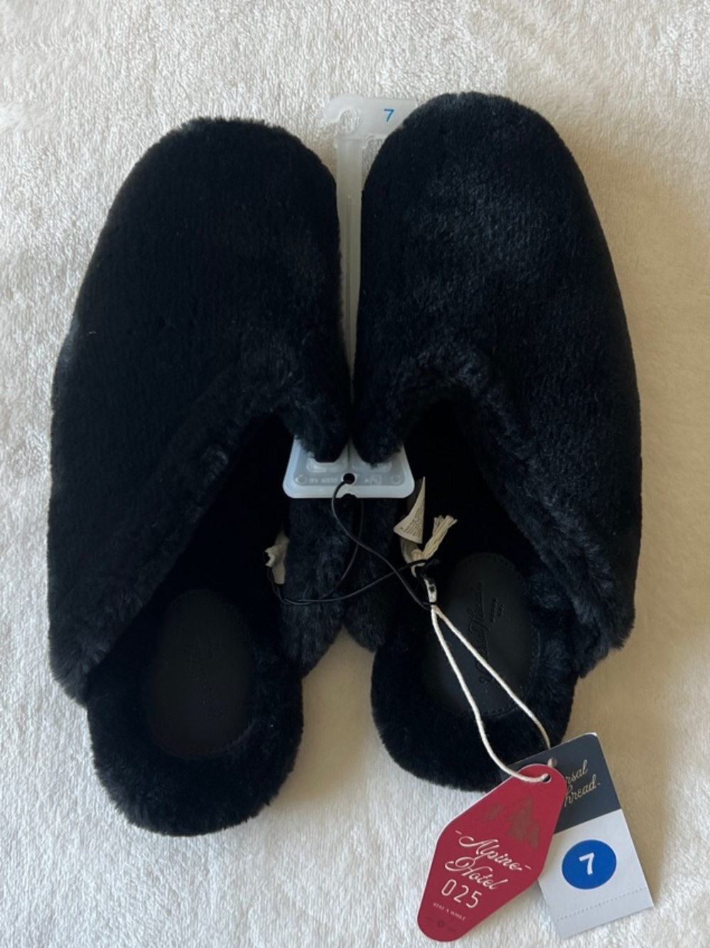 Women’s plush Slip-On House Shoes - Black